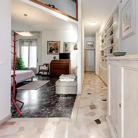 Daire Nada's House - Floransa